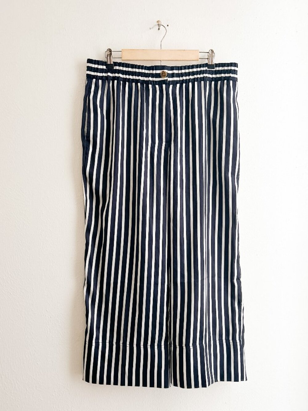J. Crew Pull-on Crop Pant in Navy/White Nautical Stripe SZ 12 - Picture 2 of 7